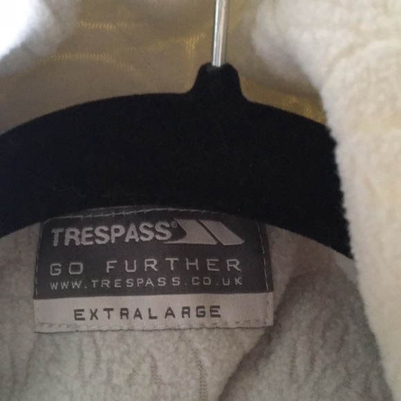 WARM Warm warm! Trespass ski jacket - Picture 7 of 12